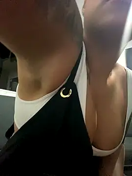 Snapshot of AlannaEvons chatting on 15, 10, 2025 AlannaEvons online show from 15, 10, 2025