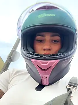 Snapshot of AlannaEvons chatting on 15, 11, 2025 AlannaEvons online show from 15, 11, 2025