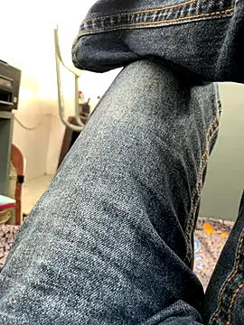 Snapshot of LOVE4GIRL chatting on 12, 9, 2025 LOVE4GIRL online show from 12, 9, 2025