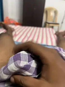 Snapshot of usermood2000 chatting on 11, 10, 2025 usermood2000 online show from 11, 10, 2025