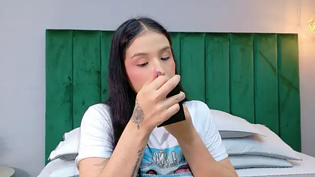 Snapshot of Ashley_Evans22 chatting on 9, 7, 2026 Ashley Evans22 online show from 9, 7, 2026