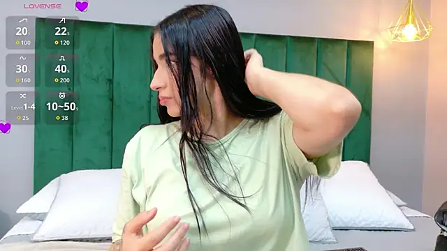 Snapshot of Ashley_Evans22 chatting on 10, 7, 2026 Ashley Evans22 online show from 10, 7, 2026
