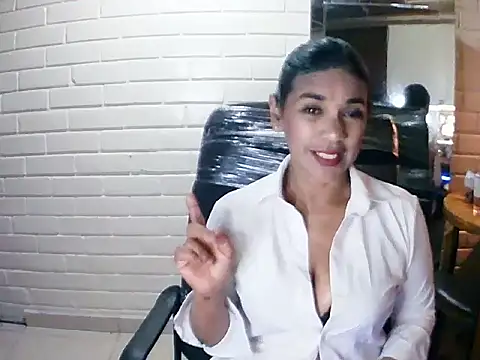 MiiaVelasquez online show from 6, 11, 2025