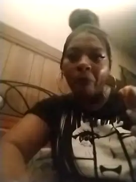 Snapshot of Ladiv33 chatting on 30, 10, 2025 Ladiv33 online show from 30, 10, 2025