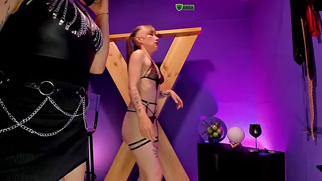 Snapshot of Greciaa_Romaa chatting on 28, 11, 2025 Greciaa Romaa online show from 28, 11, 2025