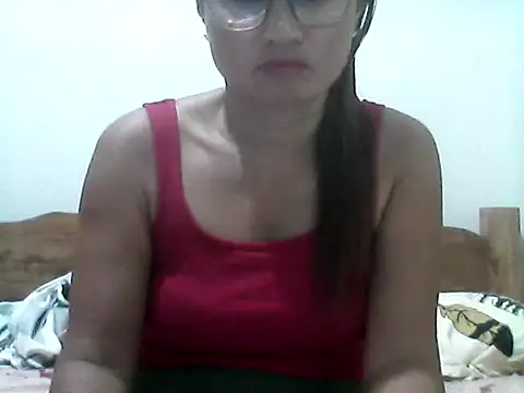 Snapshot of nathalie0045 chatting on 19, 5, 2026 nathalie0045 online show from 19, 5, 2026