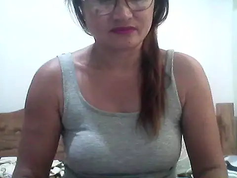 Snapshot of nathalie0045 chatting on 26, 5, 2026 nathalie0045 online show from 26, 5, 2026
