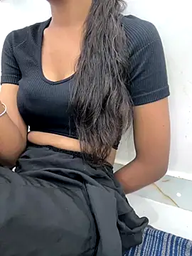 Snapshot of cute_parii_ chatting on 13, 9, 2025 cute parii online show from 13, 9, 2025