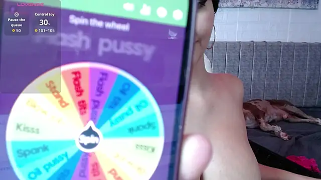 Carolinne Mel online show from 22, 9, 2025