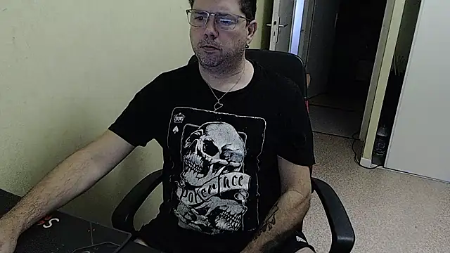 Snapshot of blueandwhite1 chatting on 3, 12, 2024 blueandwhite1 online show from 3, 12, 2024