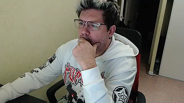 Snapshot of blueandwhite1 chatting on 3, 1, 2025 blueandwhite1 online show from 3, 1, 2025