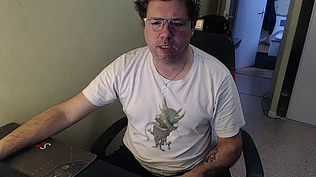 Snapshot of blueandwhite1 chatting on 18, 1, 2025 blueandwhite1 online show from 18, 1, 2025