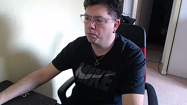 Snapshot of blueandwhite1 chatting on 1, 2, 2025 blueandwhite1 online show from 1, 2, 2025