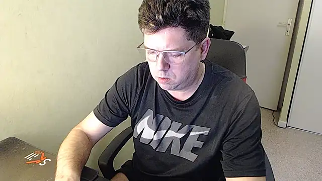 Snapshot of blueandwhite1 chatting on 1, 2, 2025 blueandwhite1 online show from 1, 2, 2025