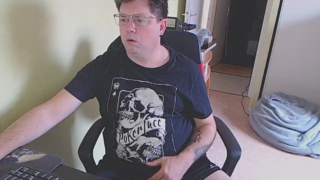 Snapshot of blueandwhite1 chatting on 13, 2, 2025 blueandwhite1 online show from 13, 2, 2025