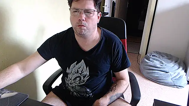 Snapshot of blueandwhite1 chatting on 18, 2, 2025 blueandwhite1 online show from 18, 2, 2025