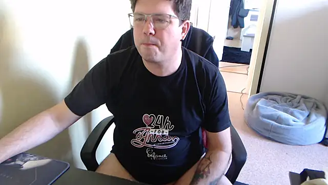 Snapshot of blueandwhite1 chatting on 5, 3, 2025 blueandwhite1 online show from 5, 3, 2025