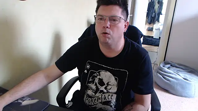 Snapshot of blueandwhite1 chatting on 12, 3, 2025 blueandwhite1 online show from 12, 3, 2025