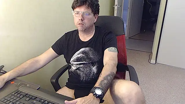 blueandwhite1 online show from 6, 3, 2026