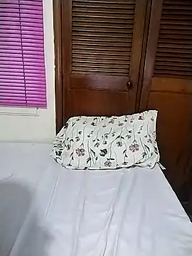 Snapshot of ioto_chiara07 chatting on 23, 10, 2025 ioto chiara07 online show from 23, 10, 2025