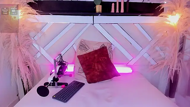 Zoe-Johnson  online show from 12, 3, 2026