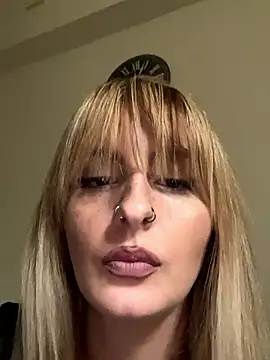 Sexy Bulgarian woman online show from 4, 11, 2025