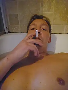 Snapshot of justeadeux chatting on 6, 11, 2025 justeadeux online show from 6, 11, 2025