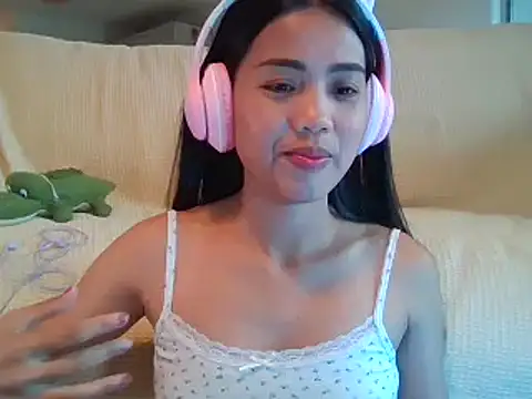 Snapshot of AnnewithanE chatting on 13, 9, 2025 AnnewithanE online show from 13, 9, 2025