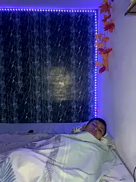 Snapshot of Alejandro_BigCock22 chatting on 27, 9, 2025 Alejandro BigCock22 online show from 27, 9, 2025