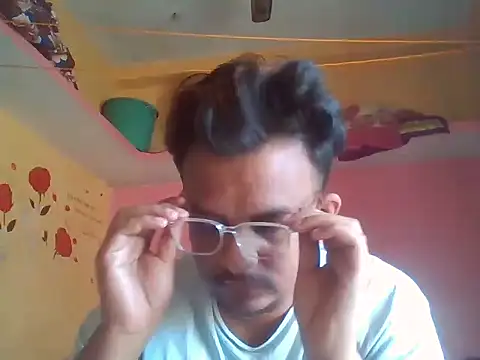 Snapshot of Nihaal17 chatting on 3, 12, 2025 Nihaal17 online show from 3, 12, 2025