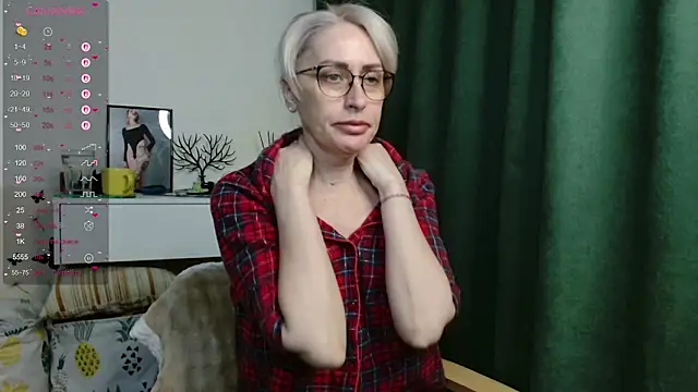 Snapshot of PamellaMurphy chatting on 17, 5, 2026 PamellaMurphy online show from 17, 5, 2026