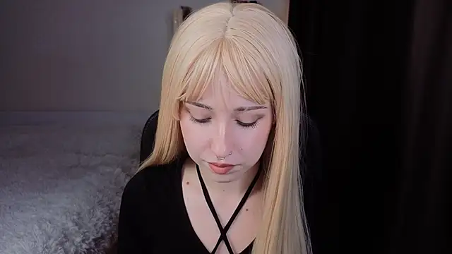 Snapshot of YukiMisa chatting on 8, 10, 2025 YukiMisa online show from 8, 10, 2025