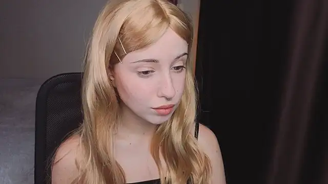 Snapshot of YukiMisa chatting on 10, 10, 2025 YukiMisa online show from 10, 10, 2025