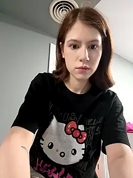 Snapshot of CarolaineMyers chatting on 7, 10, 2025 CarolaineMyers online show from 7, 10, 2025