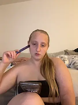 Snapshot of young_hailey chatting on 2, 11, 2025 young hailey online show from 2, 11, 2025