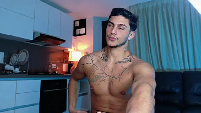 Snapshot of LeoCavalli_ chatting on 9, 10, 2025 LeoCavalli  online show from 9, 10, 2025