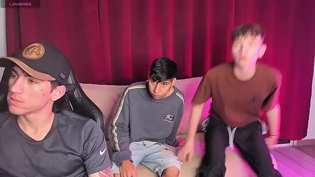 Snapshot of Handsomeboyss19 chatting on 3, 10, 2025 Handsomeboyss19 online show from 3, 10, 2025