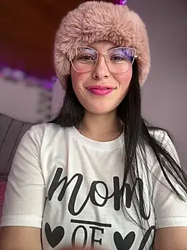 Mia salinass online show from 24, 3, 2026