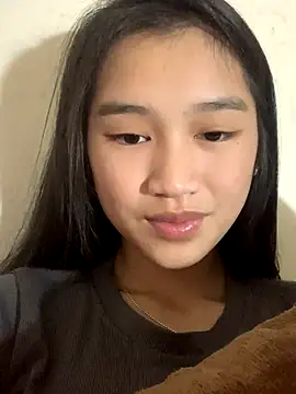 Snapshot of -Lie-06 chatting on 28, 11, 2025 -Lie-06 online show from 28, 11, 2025