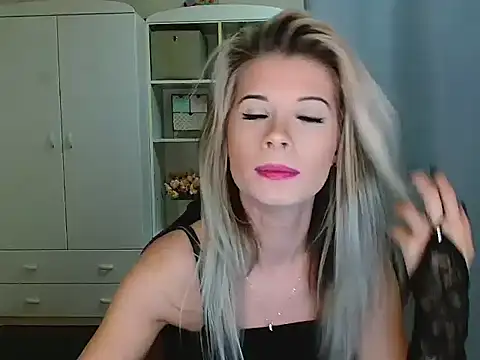 KristineGlow online show from 25, 11, 2025