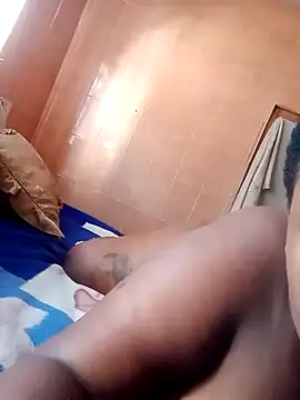 Snapshot of geebbe1 chatting on 24, 10, 2025 geebbe1 online show from 24, 10, 2025