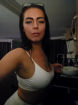 Snapshot of KissMeKylie chatting on 7, 11, 2025 KissMeKylie online show from 7, 11, 2025