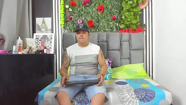 Hornycouple Hot online show from 7, 11, 2025