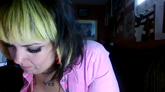 Snapshot of thickasstley chatting on 6, 5, 2026 thickasstley online show from 6, 5, 2026