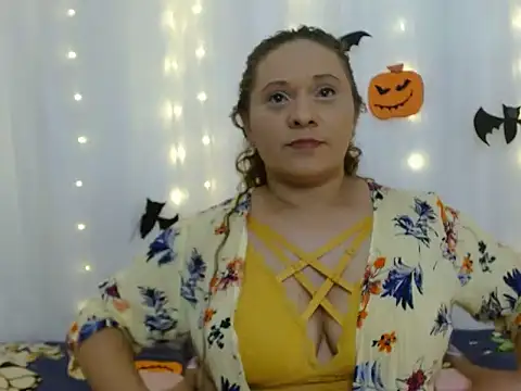 Snapshot of NoraParkeer chatting on 14, 10, 2025 NoraParkeer online show from 14, 10, 2025