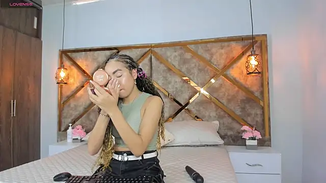 Snapshot of Lucia_jane chatting on 25, 5, 2026 Lucia jane online show from 25, 5, 2026