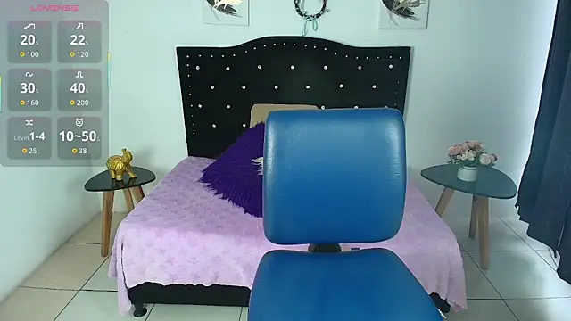 Snapshot of SammySmall_F_w chatting on 4, 11, 2025 SammySmall F w online show from 4, 11, 2025