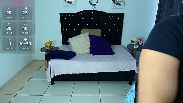 Snapshot of SammySmall_F_w chatting on 22, 11, 2025 SammySmall F w online show from 22, 11, 2025