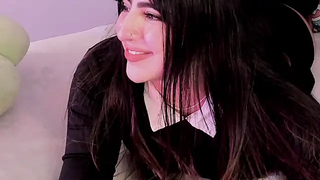 Snapshot of Camila_Matinez_ chatting on 21, 10, 2025 Camila Matinez online show from 21, 10, 2025