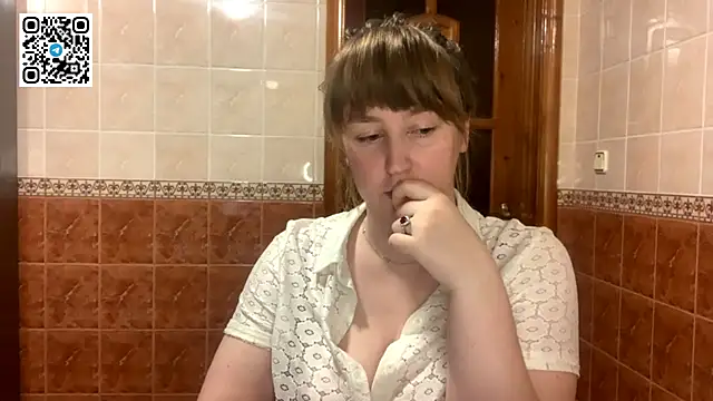 MaroonMoon  online show from 6, 1, 2026